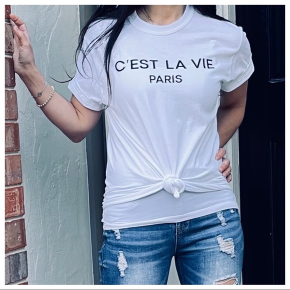 C’est la Vie Graphic Tee - Picture 2 of 10